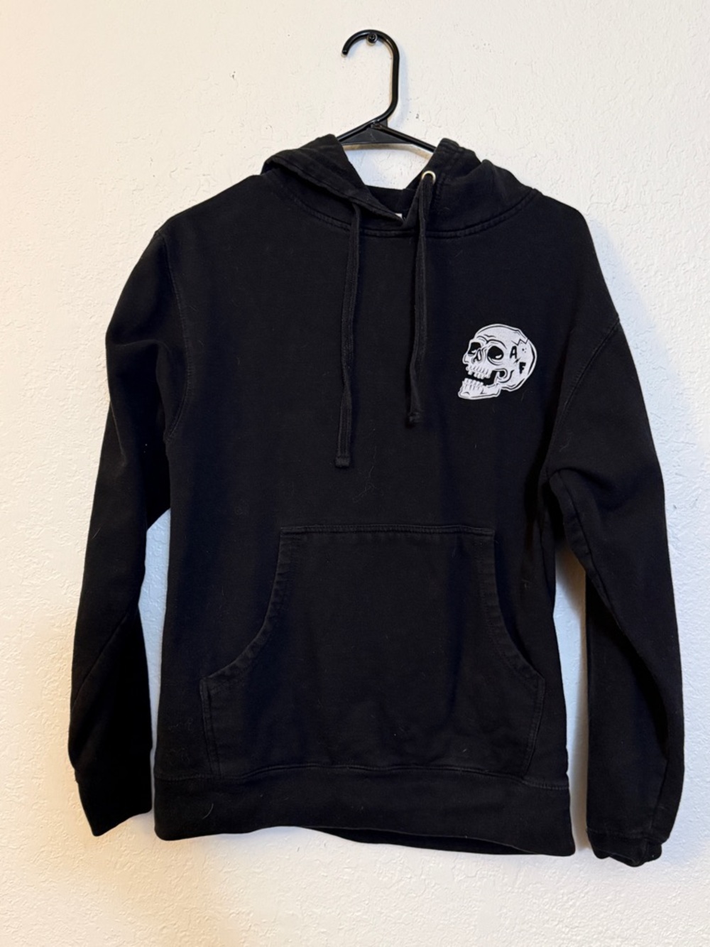 Alive And Free- Black Skull Graphic Pullover Hoodie - Men